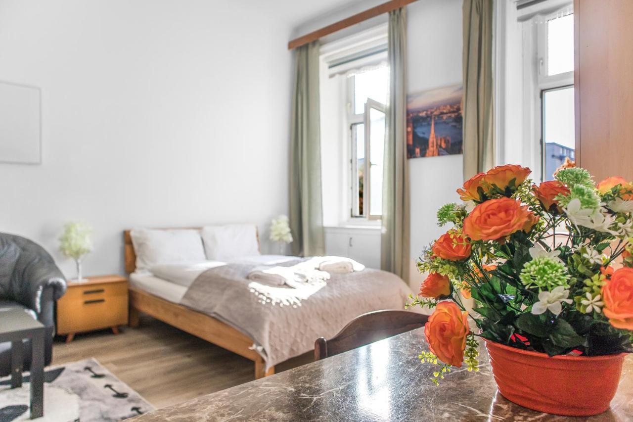 Апартаменты Cozy 1Br Apt. Near Millenium Tower & Danube River Вена Экстерьер фото